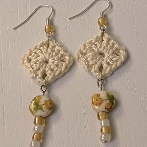 ❤️  Crochet boho inspired drop earrings with beads